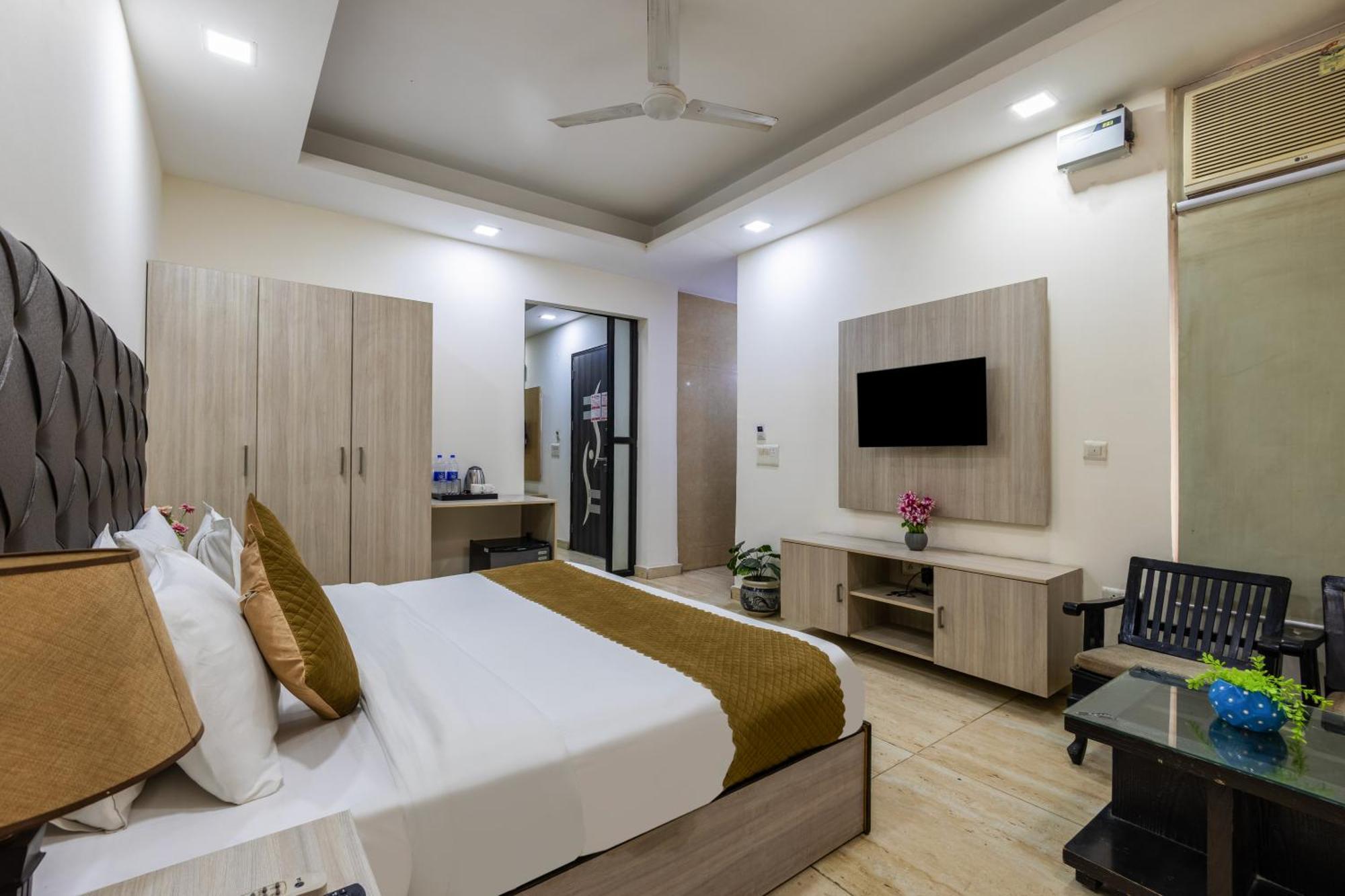 Kabul Hotel By Nexhub Palace - Medanta Gurgaon Eksteriør billede