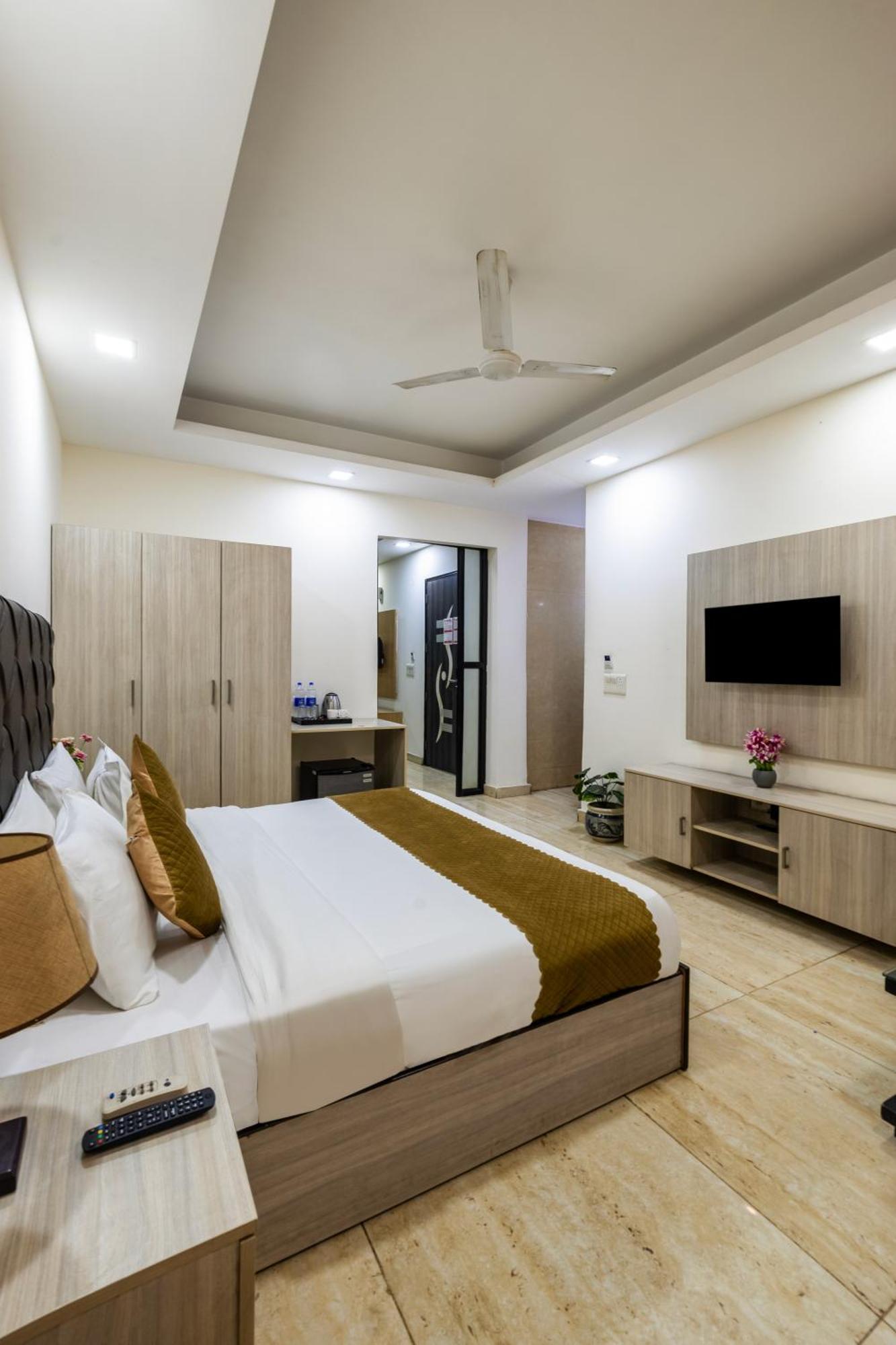 Kabul Hotel By Nexhub Palace - Medanta Gurgaon Eksteriør billede